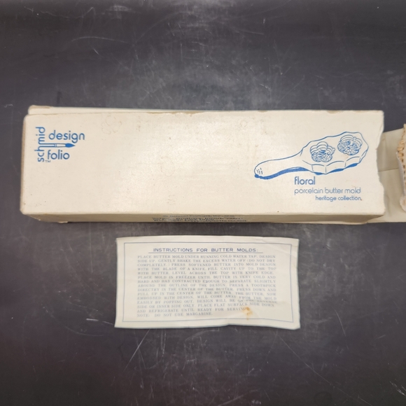 Vintage Schmid Brothers Floral White Porcelain Butter Mold Heritage Collection - Picture 6 of 6